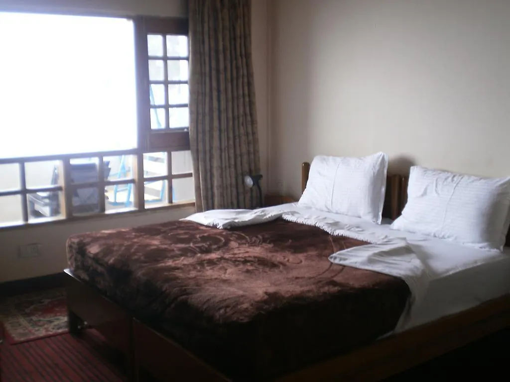 Snow King Retreat: Himalayan Views & Mountain Luxury Hotel Kufri