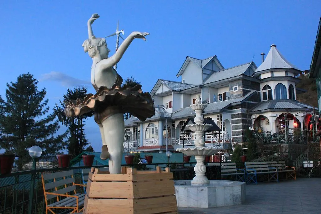 Snow King Retreat: Himalayan Views & Mountain Luxury Hotel Kufri