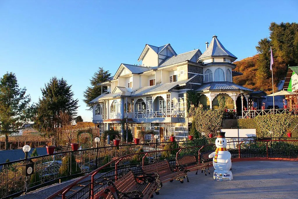 Snow King Retreat: Himalayan Views & Mountain Luxury Hotel Kufri