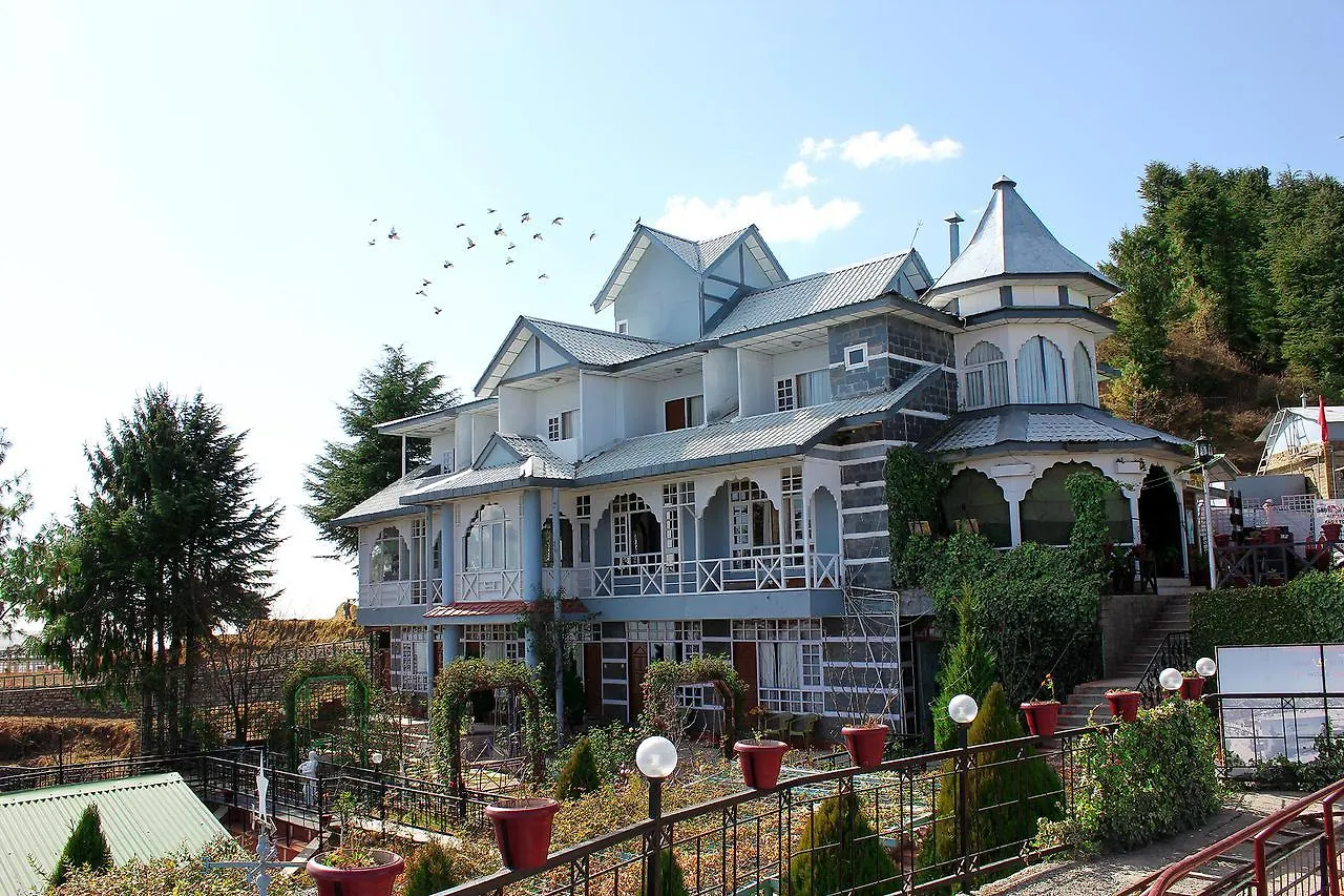 Snow King Retreat: Himalayan Views & Mountain Luxury Hotel Kufri India