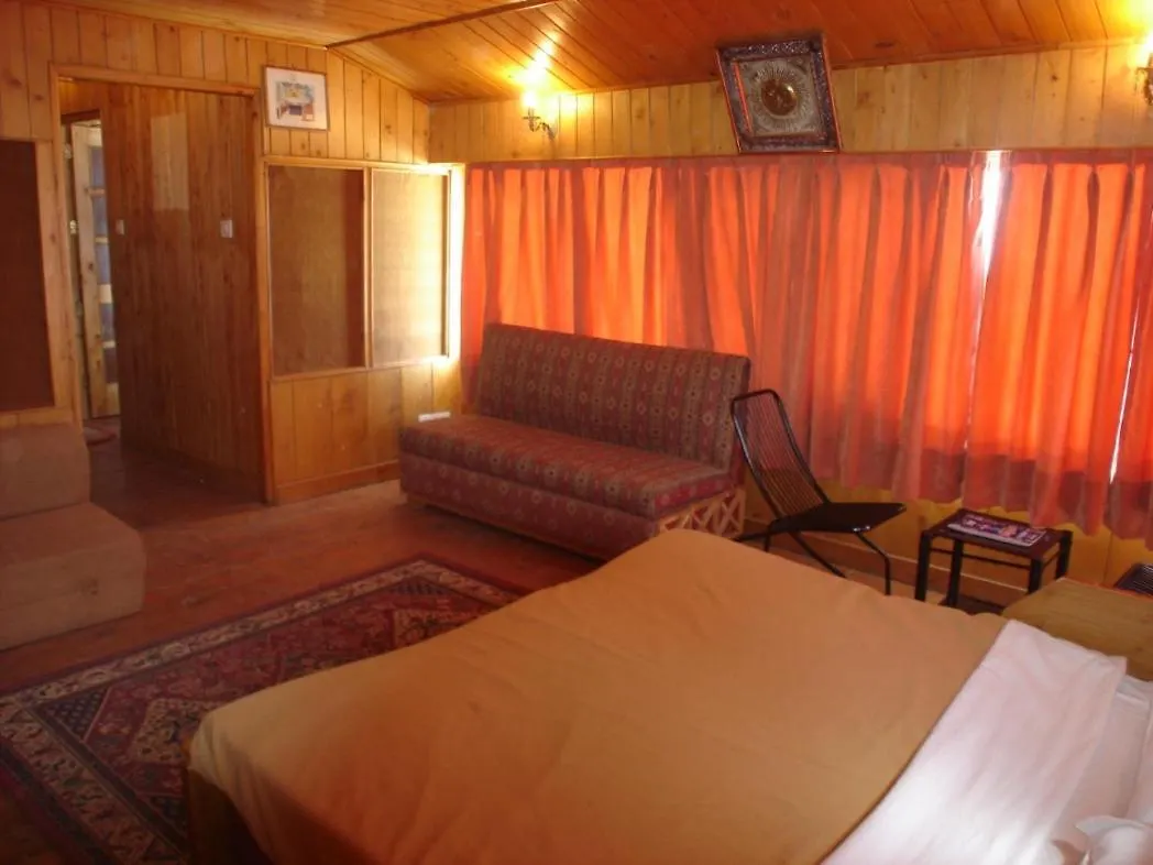 ****  Snow King Retreat: Himalayan Views & Mountain Luxury Hotel Kufri India