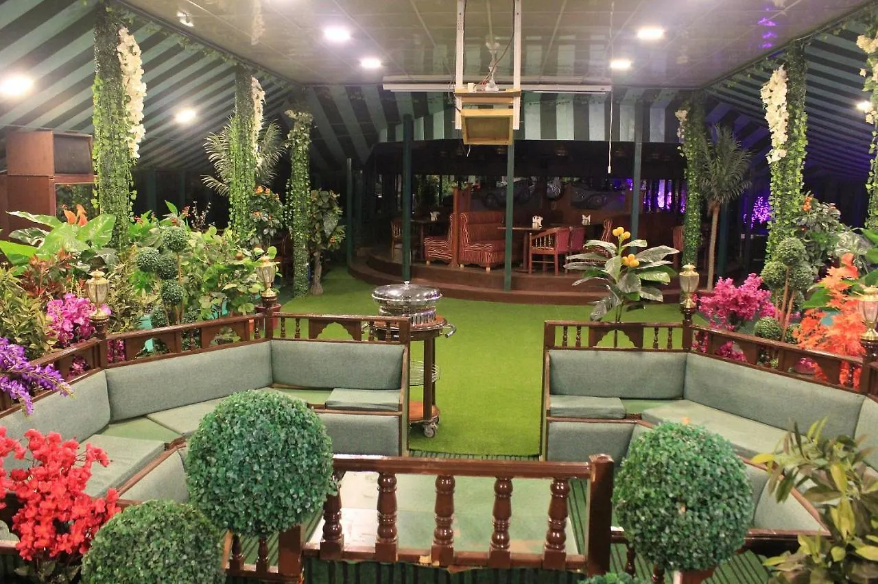 Snow King Retreat: Himalayan Views & Mountain Luxury Hotel Kufri