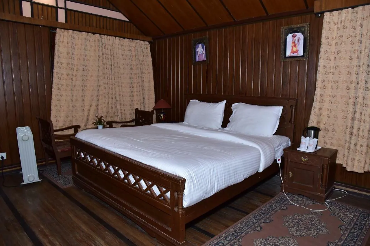 Snow King Retreat: Himalayan Views & Mountain Luxury Hotel Kufri
