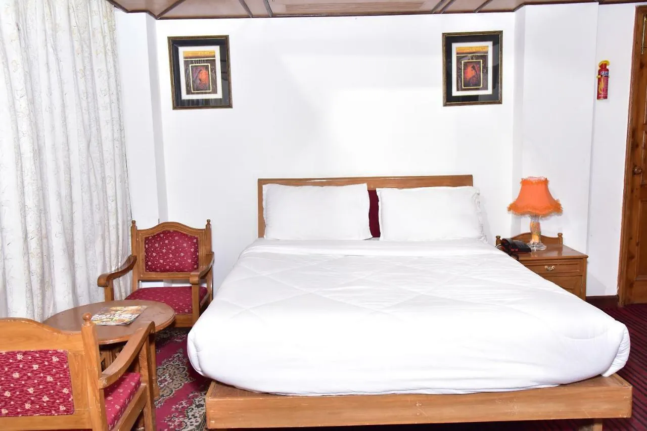 Snow King Retreat: Himalayan Views & Mountain Luxury Hotel Kufri India