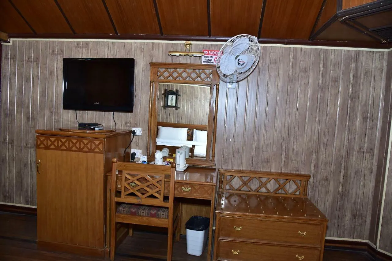 Snow King Retreat: Himalayan Views & Mountain Luxury Hotel Kufri