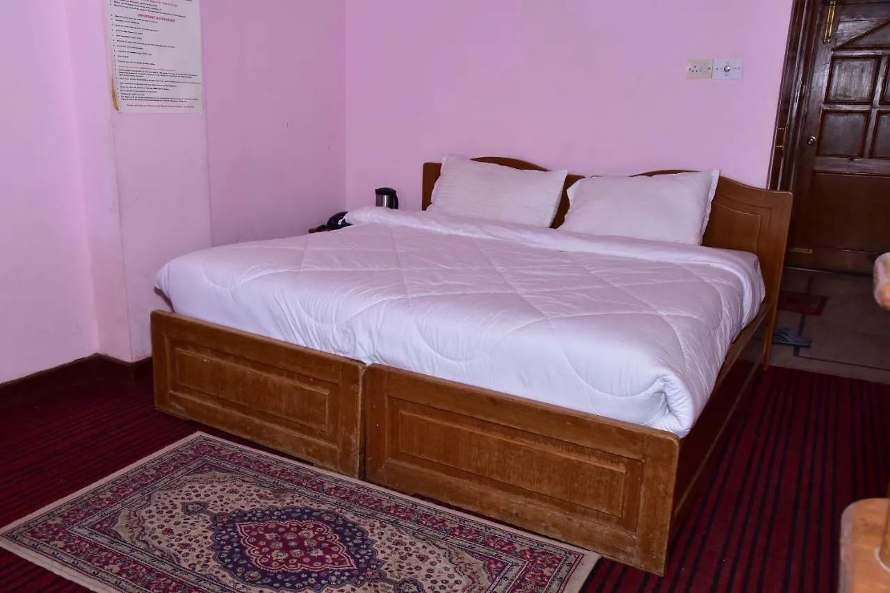 Snow King Retreat: Himalayan Views & Mountain Luxury Hotel Kufri