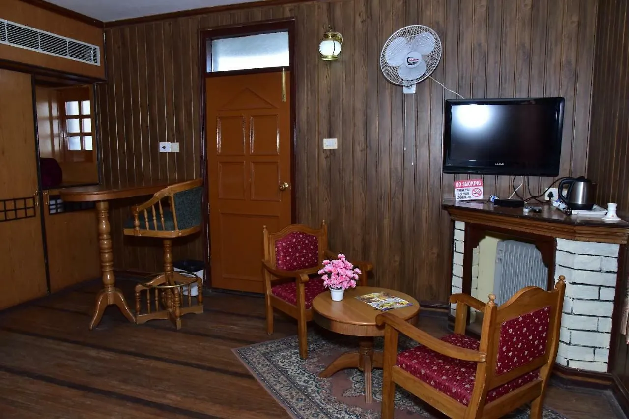 Snow King Retreat: Himalayan Views & Mountain Luxury Hotel Kufri