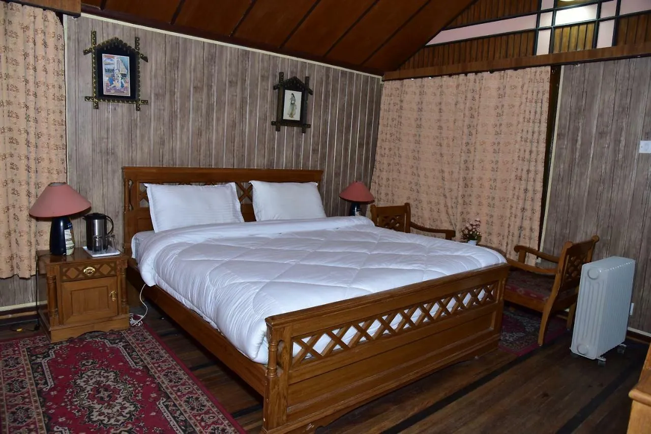 Snow King Retreat: Himalayan Views & Mountain Luxury Hotel Kufri