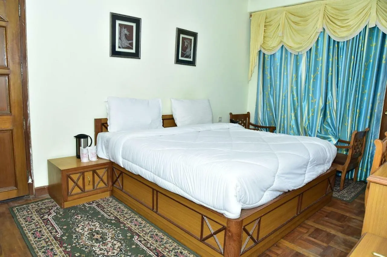Snow King Retreat: Himalayan Views & Mountain Luxury Hotel Kufri 4*,