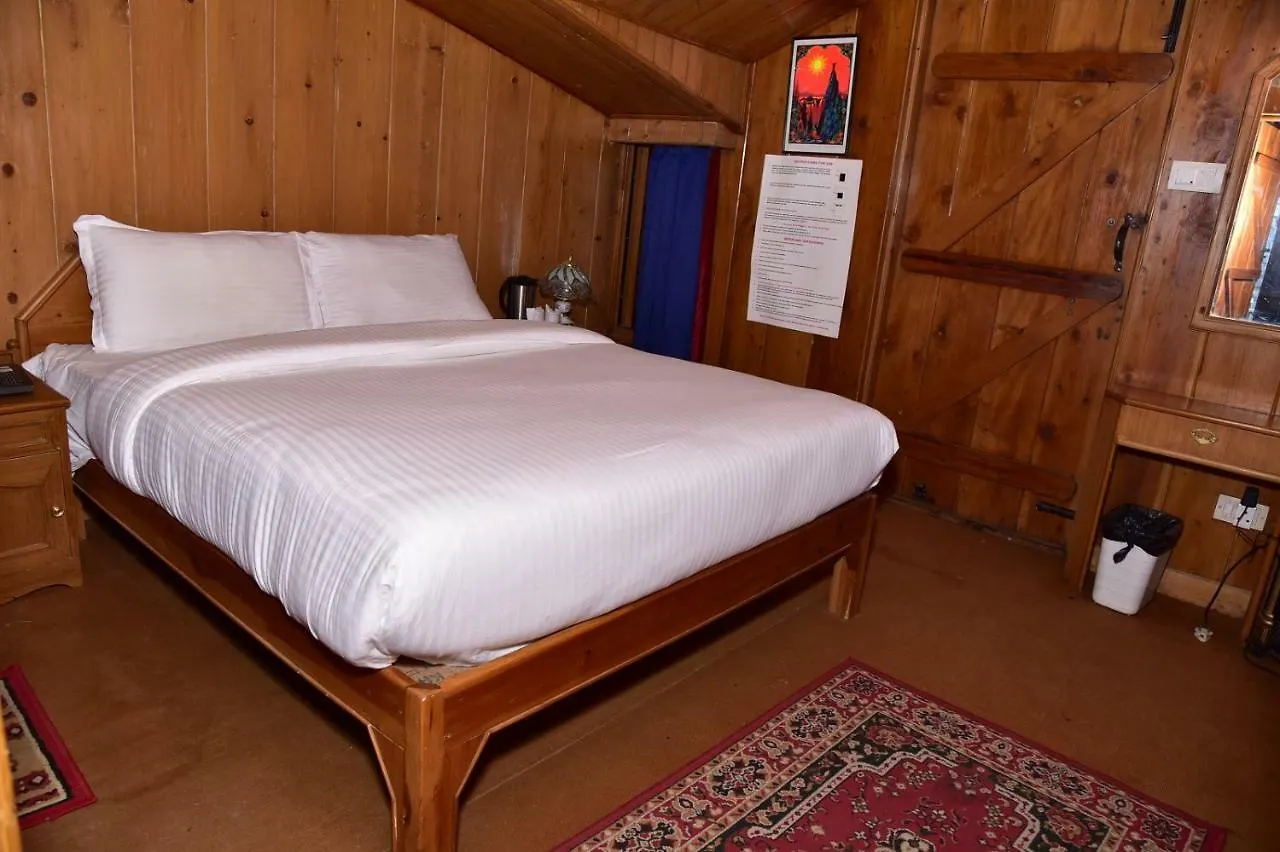 Snow King Retreat: Himalayan Views & Mountain Luxury Hotel Kufri