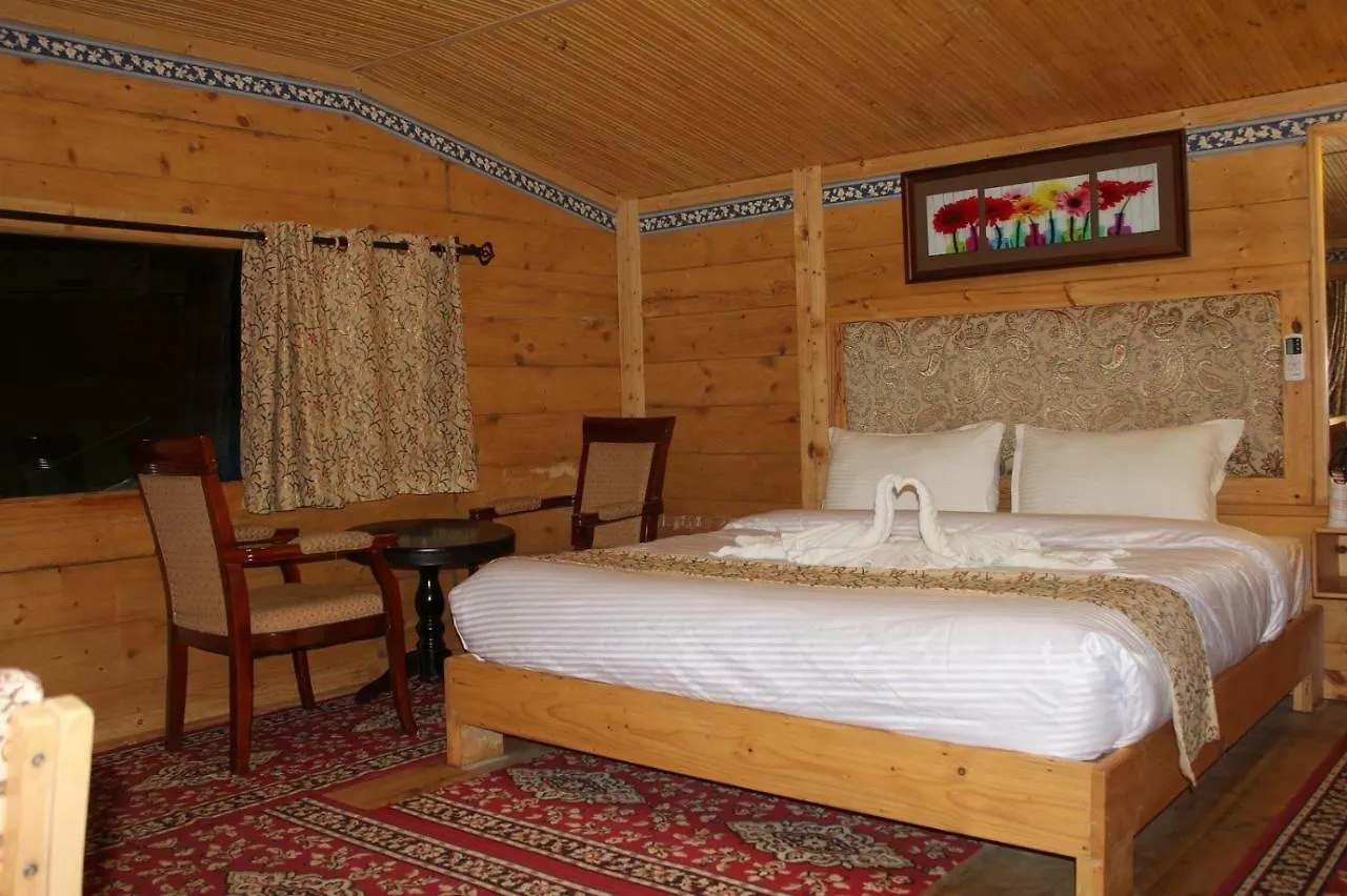 Snow King Retreat: Himalayan Views & Mountain Luxury Hotel Kufri