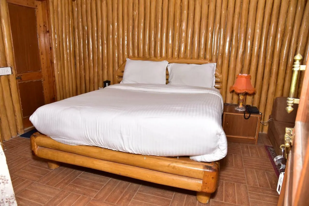 Snow King Retreat: Himalayan Views & Mountain Luxury Hotel Kufri 4*,